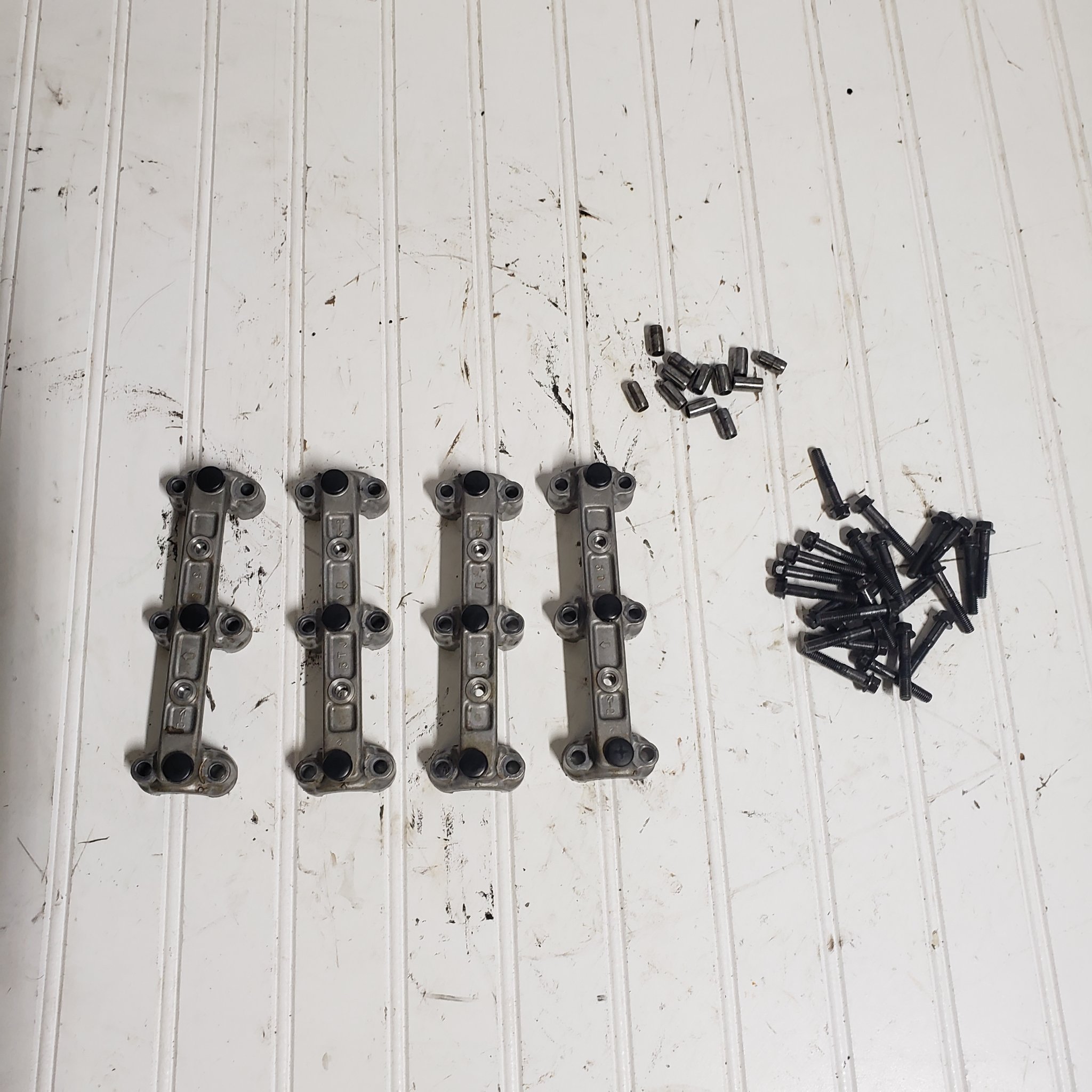 2001 YAMAHA YZF600R ENGINE CAMSHAFT HOLDERS CAM CAPS BOLTS DOWELS