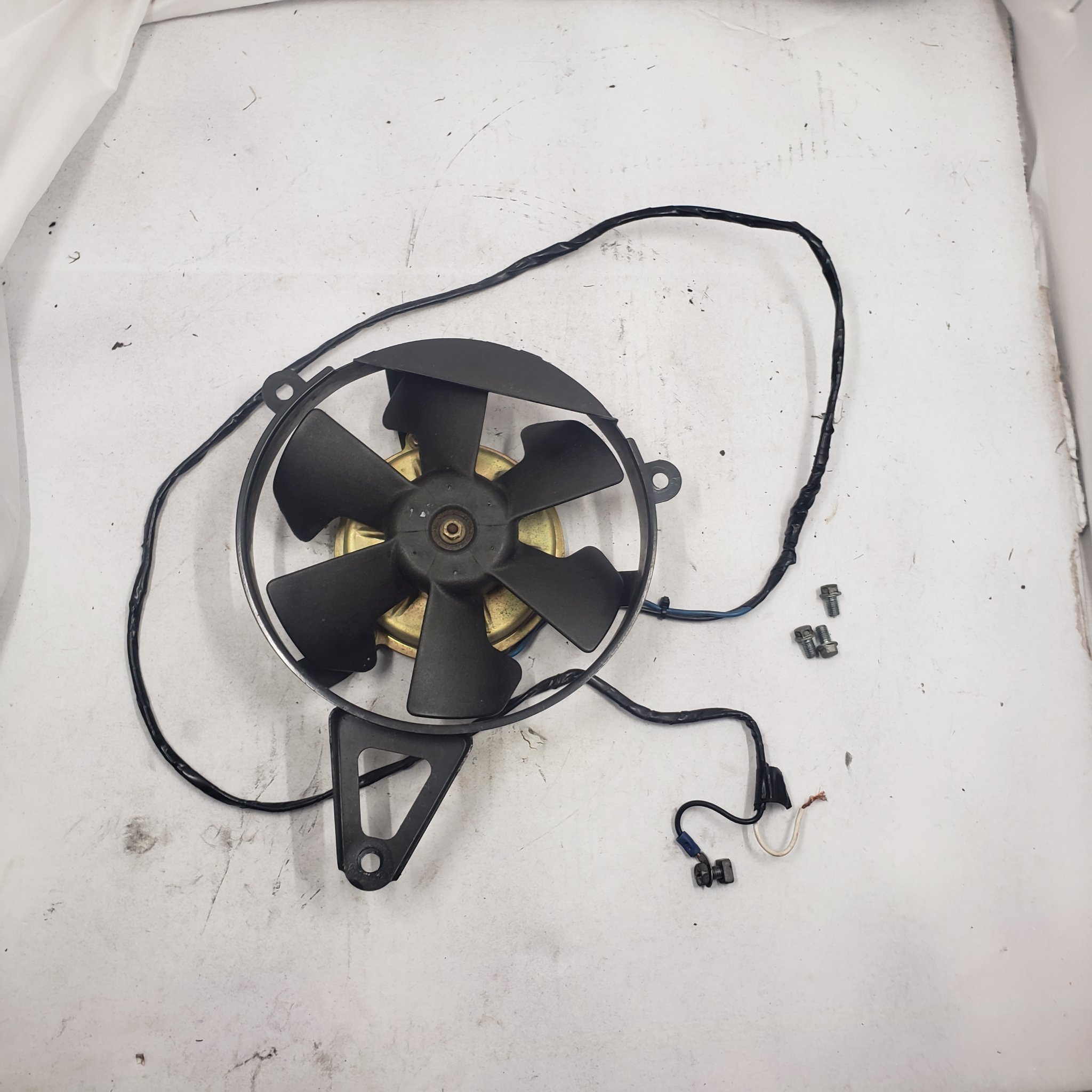 2001 YAMAHA YZF600R OEM RADIATOR COOLING FAN MOTOR 4JH-12405-00-00