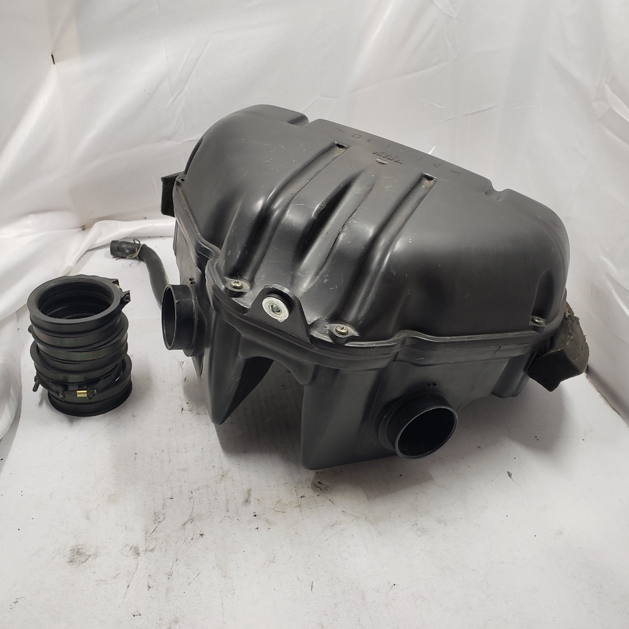 2001 YAMAHA YZF600R AIR FILTER INTAKE BOX OEM 4WE-14411-00-00
