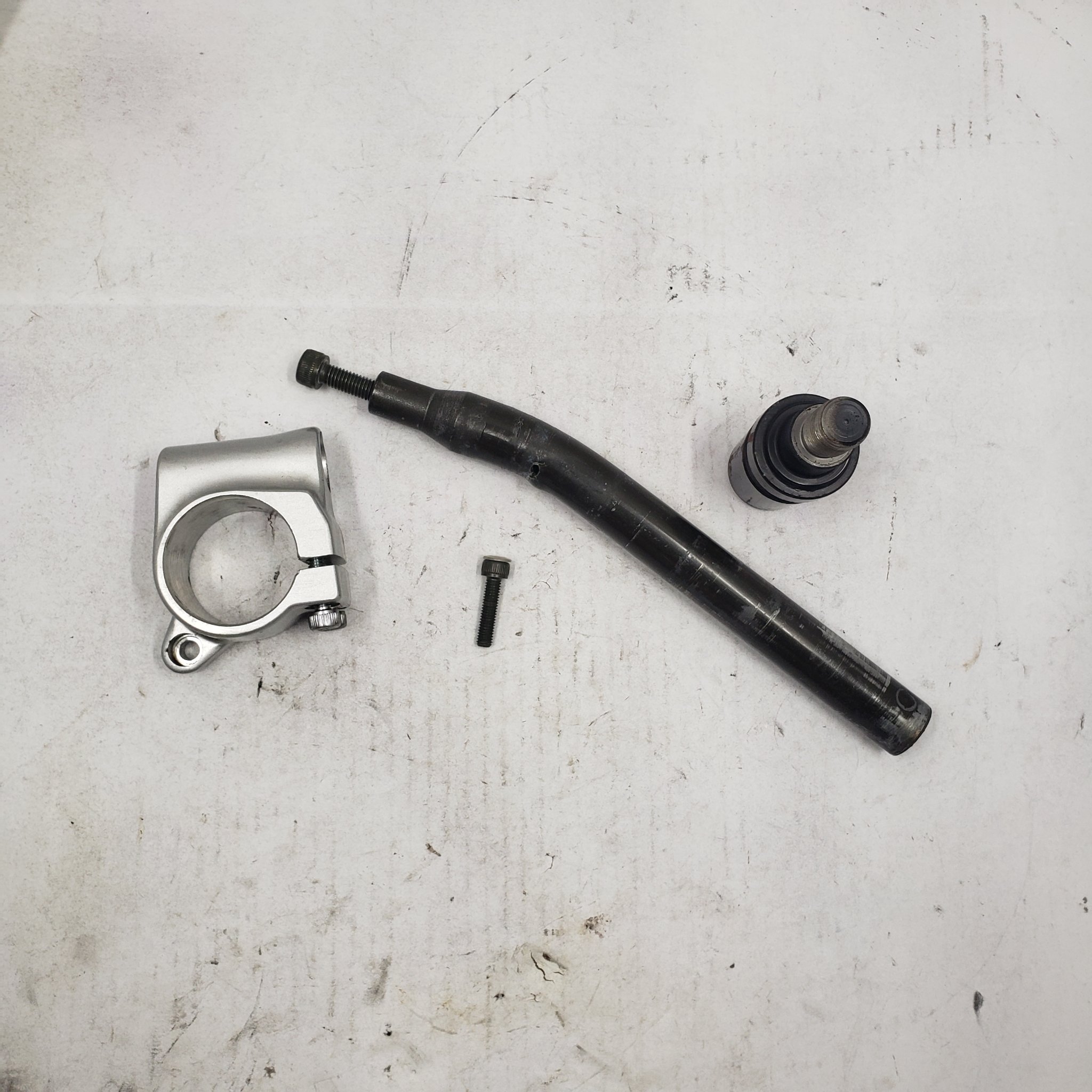 97-07 YAMAHA YZF600R RIGHT HANDLEBAR CLIP ON BRACKET END CAP OEM 4SV-26112-00-00
