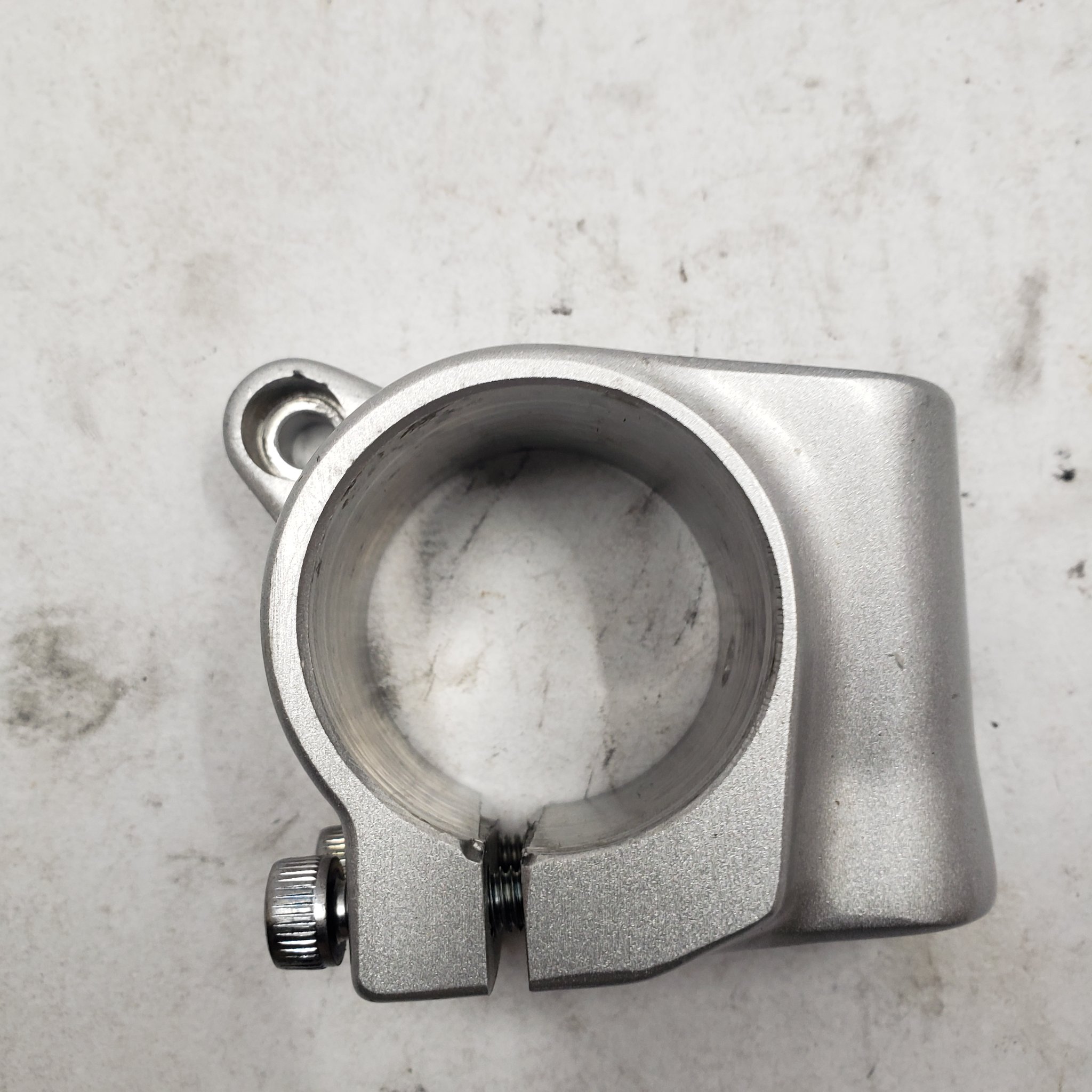 97-07 YAMAHA YZF600R RIGHT HANDLEBAR CLIP ON BRACKET END CAP OEM 4SV-26112-00-00