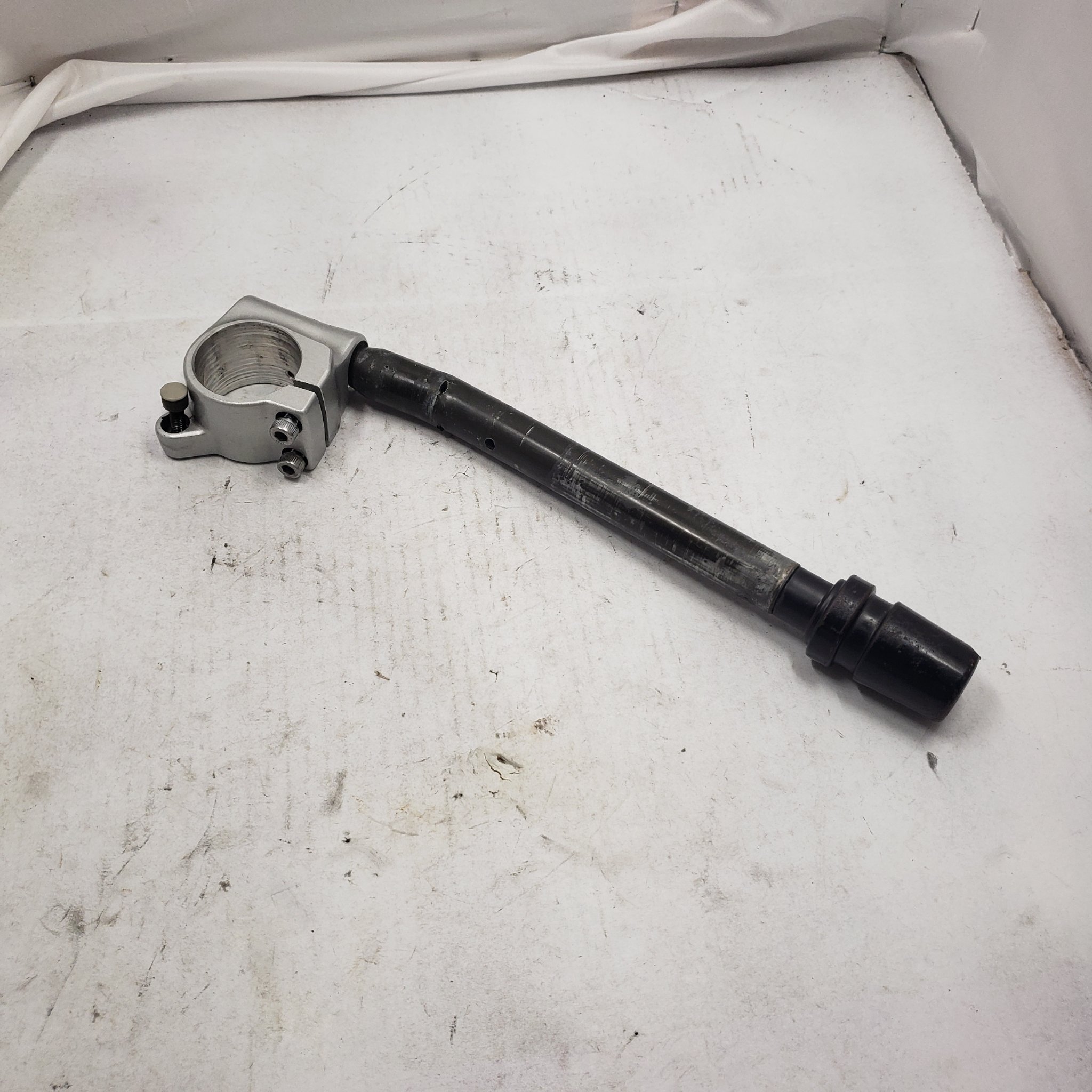 97-07 YAMAHA YZF600R RIGHT HANDLEBAR CLIP ON BRACKET END CAP OEM 4SV-26112-00-00