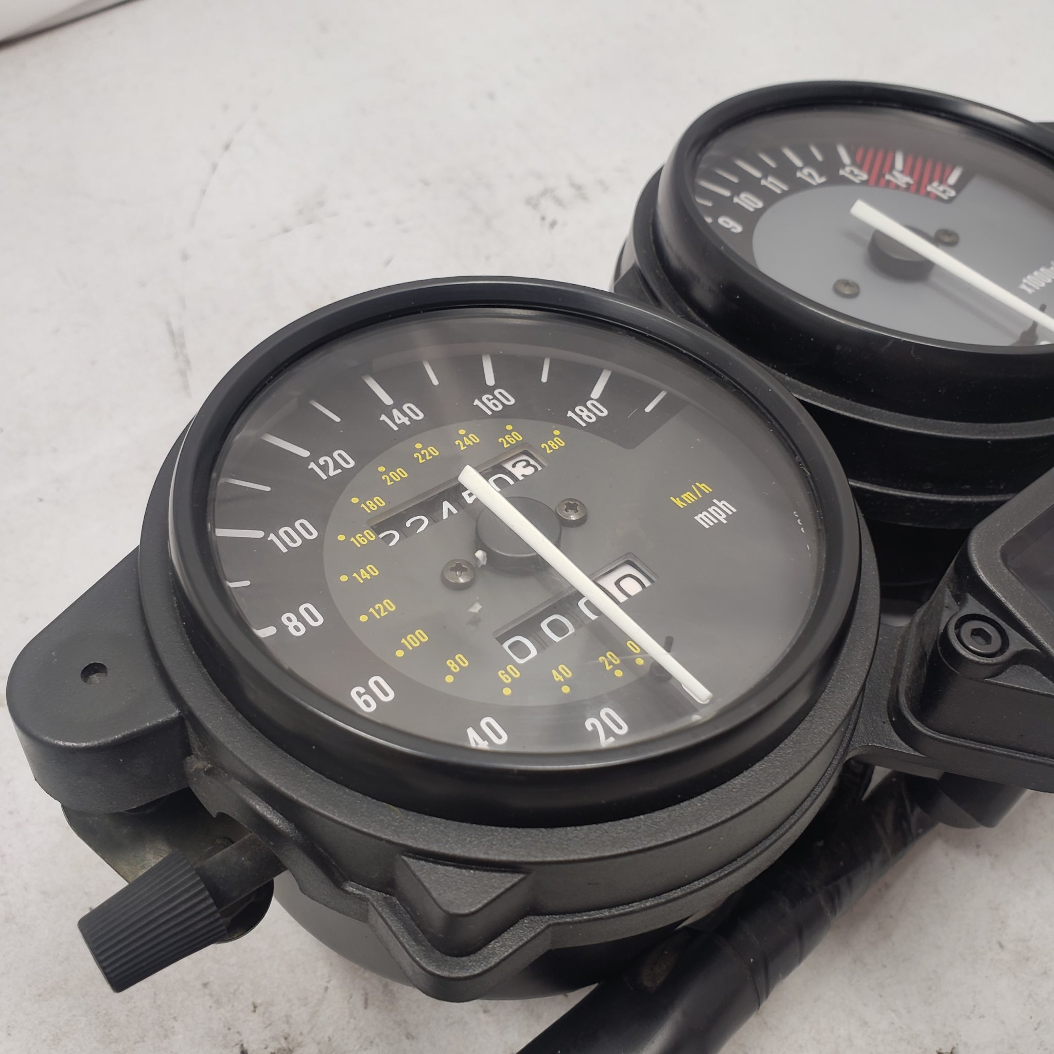 2001-2007 YAMAHA YZF600R SPEEDOMETER TACHOMETER GAUGE CLUSTER 4TV-83570-40-00
