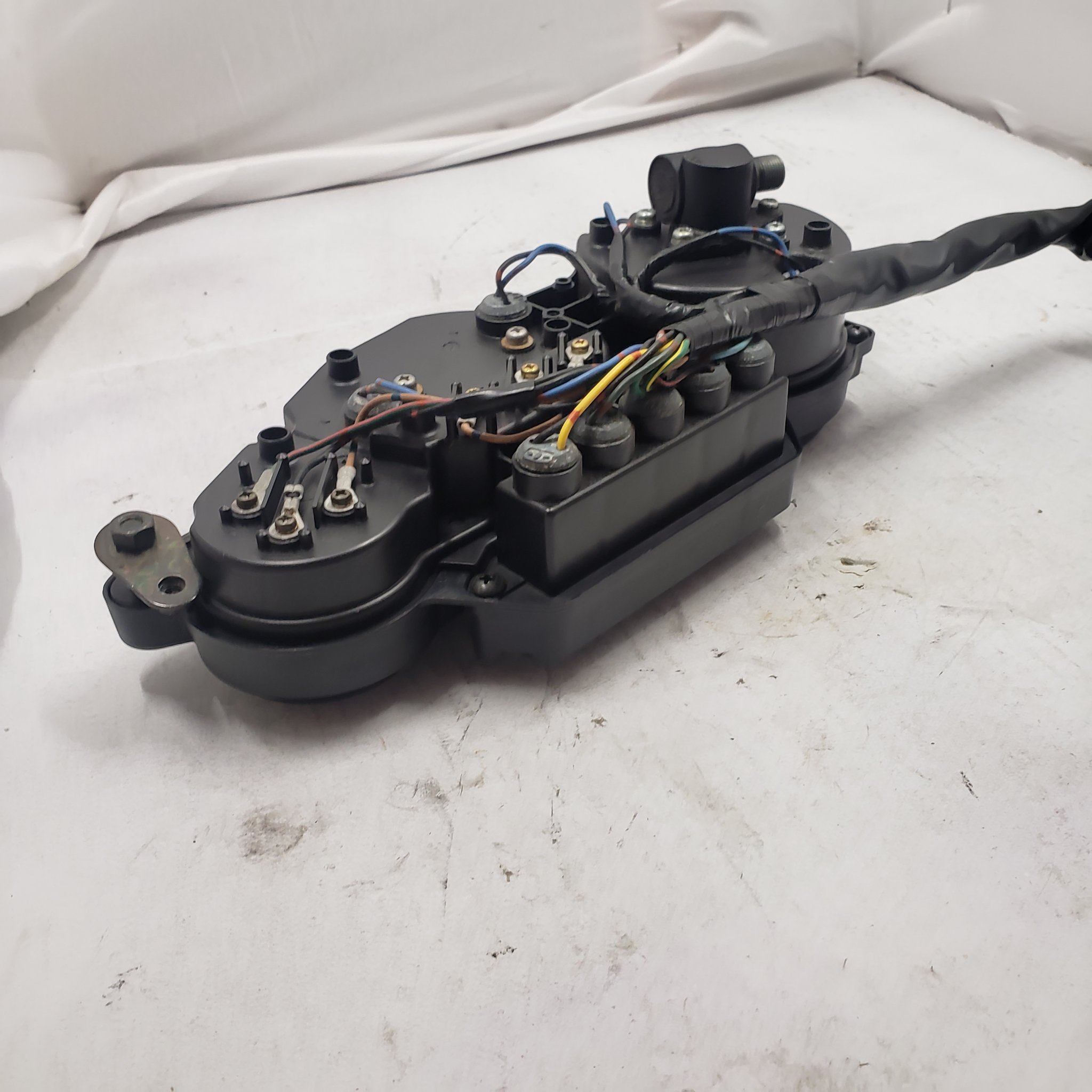 2001-2007 YAMAHA YZF600R SPEEDOMETER TACHOMETER GAUGE CLUSTER 4TV-83570-40-00
