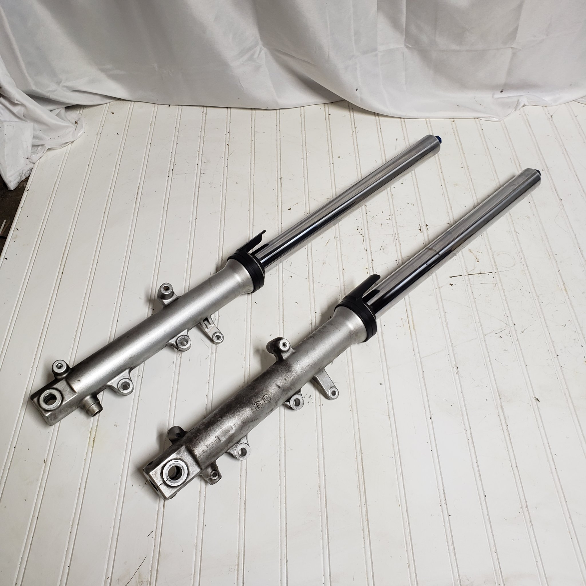1997-2005 YAMAHA YZF600R FRONT FORKS LOWER TRIPLE TREE 4TV-23102-02-00