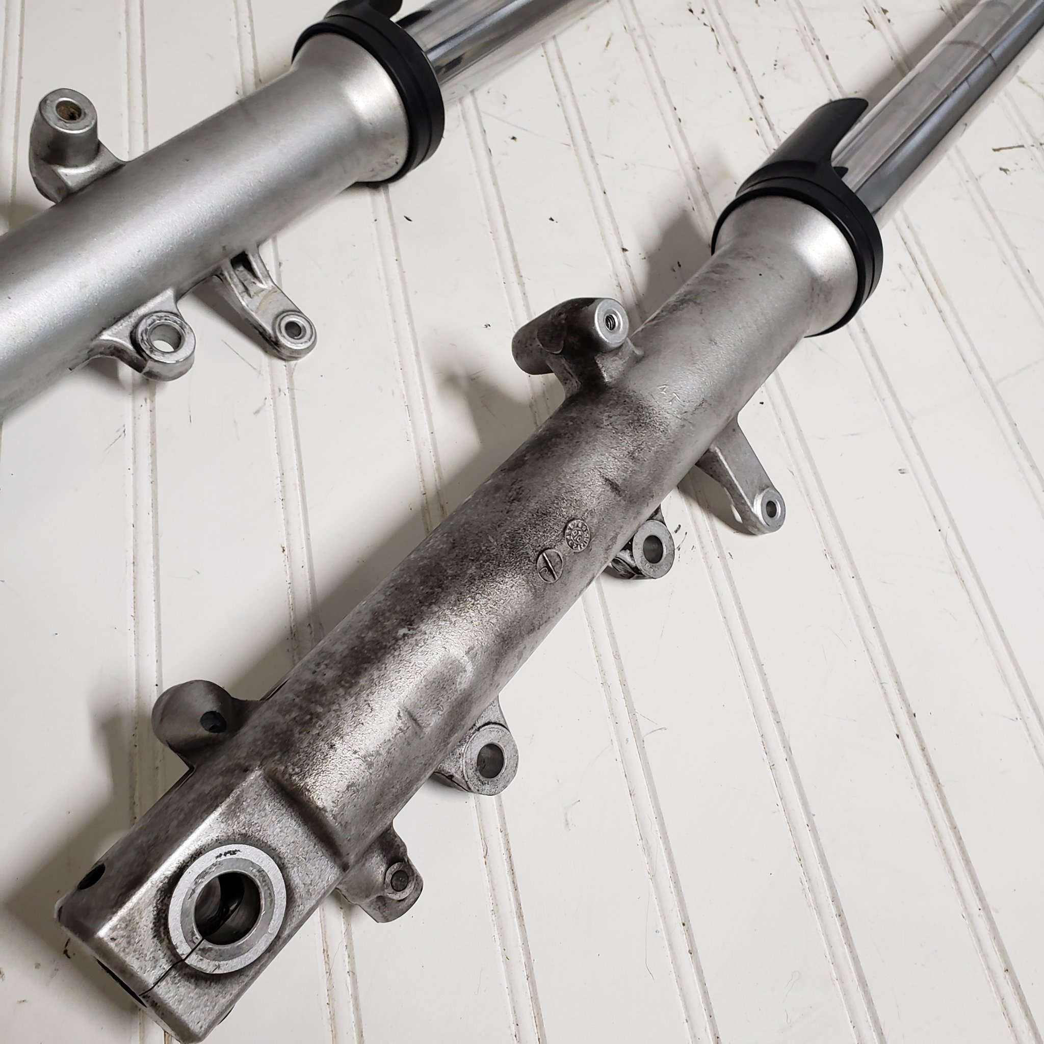 1997-2005 YAMAHA YZF600R FRONT FORKS LOWER TRIPLE TREE 4TV-23102-02-00