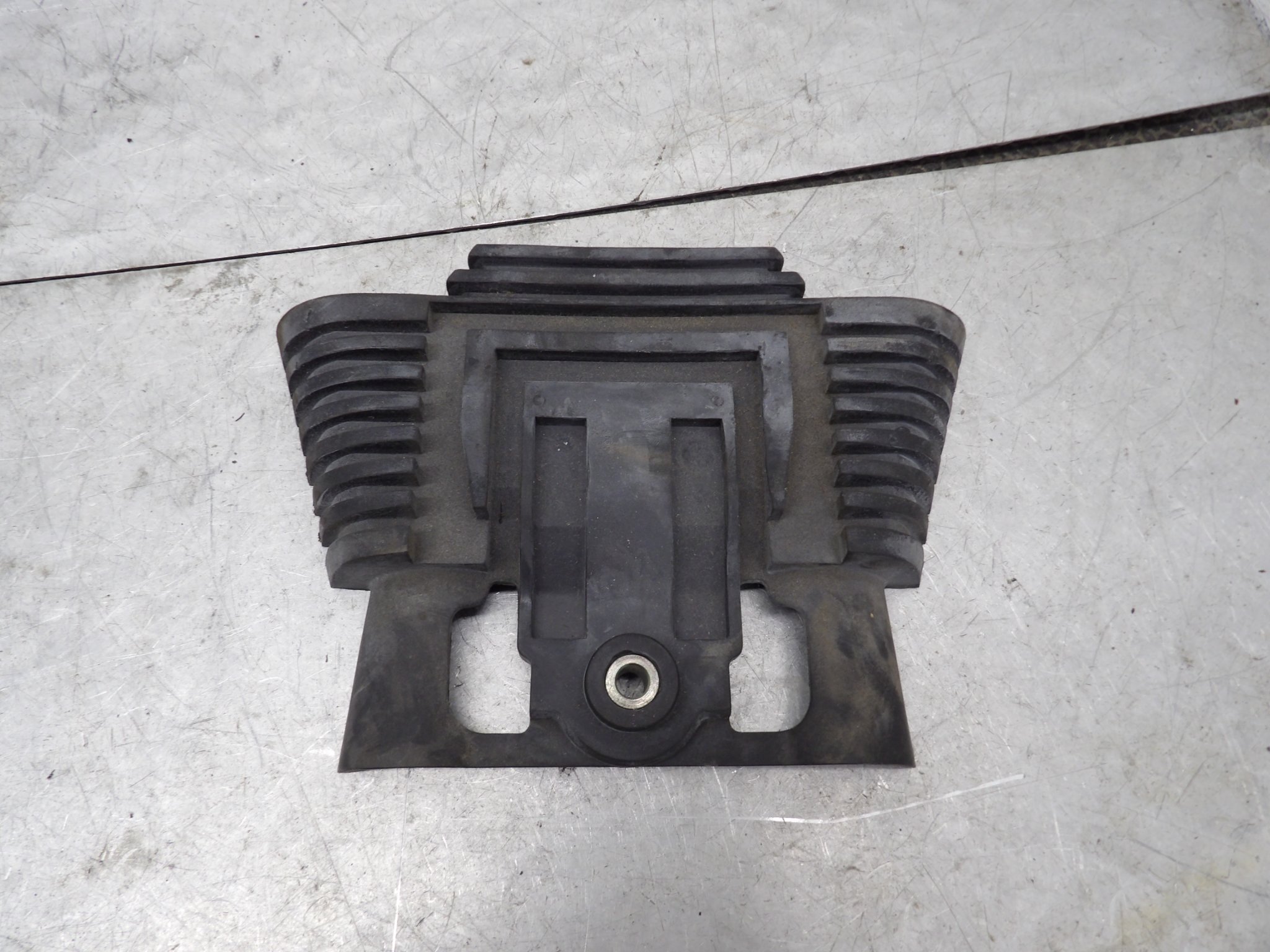 2006 Yamaha Royal Star Venture Fuel Gas Tank Mounting Damper Rubber Pad