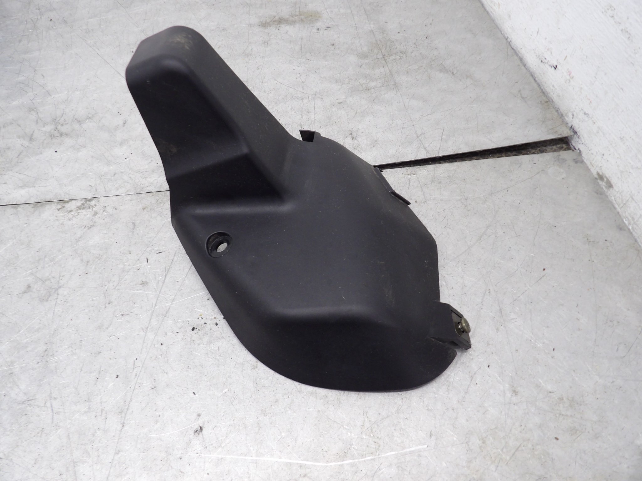 2006 Yamaha Royal Star Venture Left Lower Inner Fairing Cowl Panel Cover