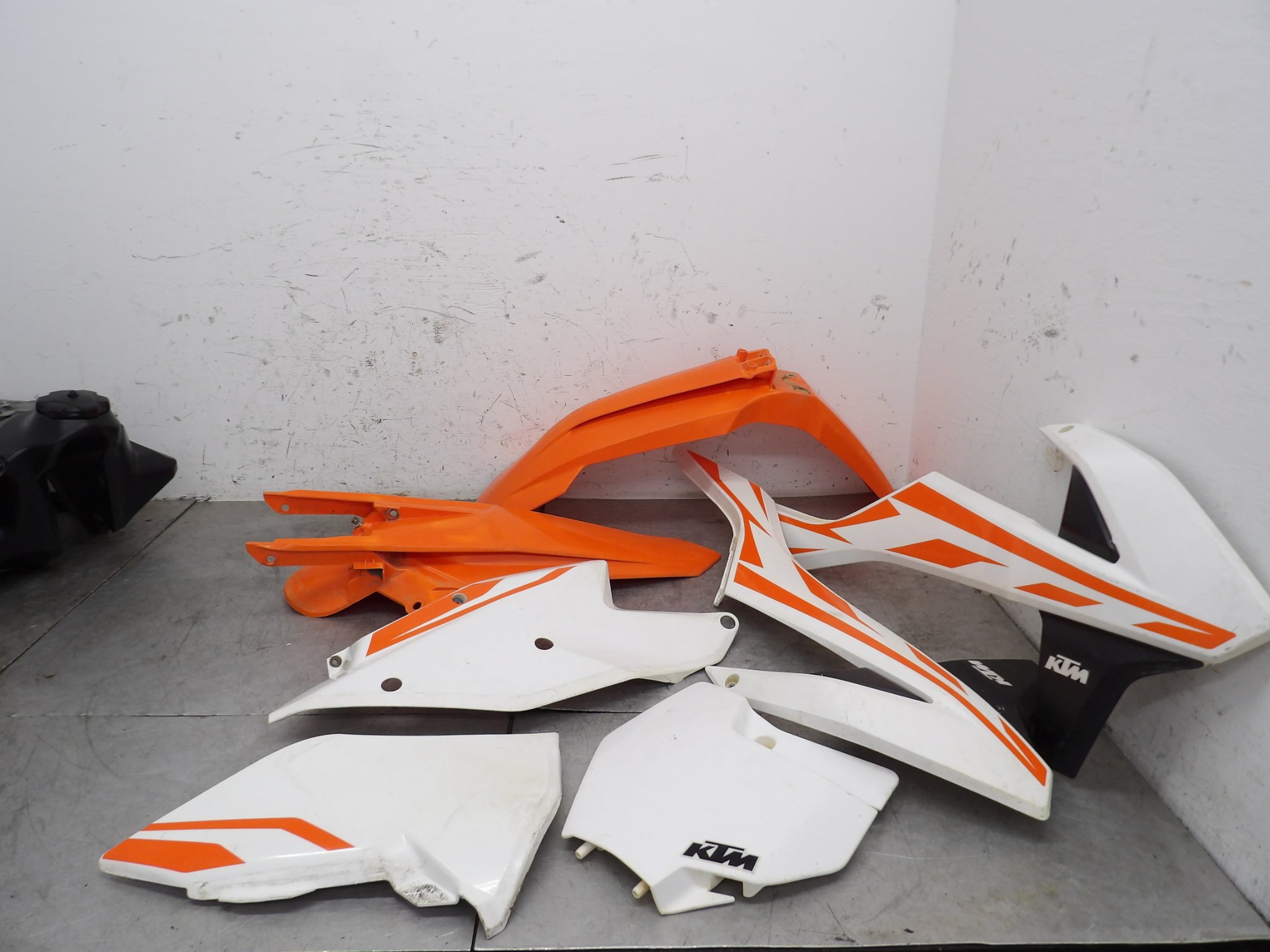 2016 KTM 350 SXF Plastic Bodywork Kit Fender Side Panel Set 79008010000EB