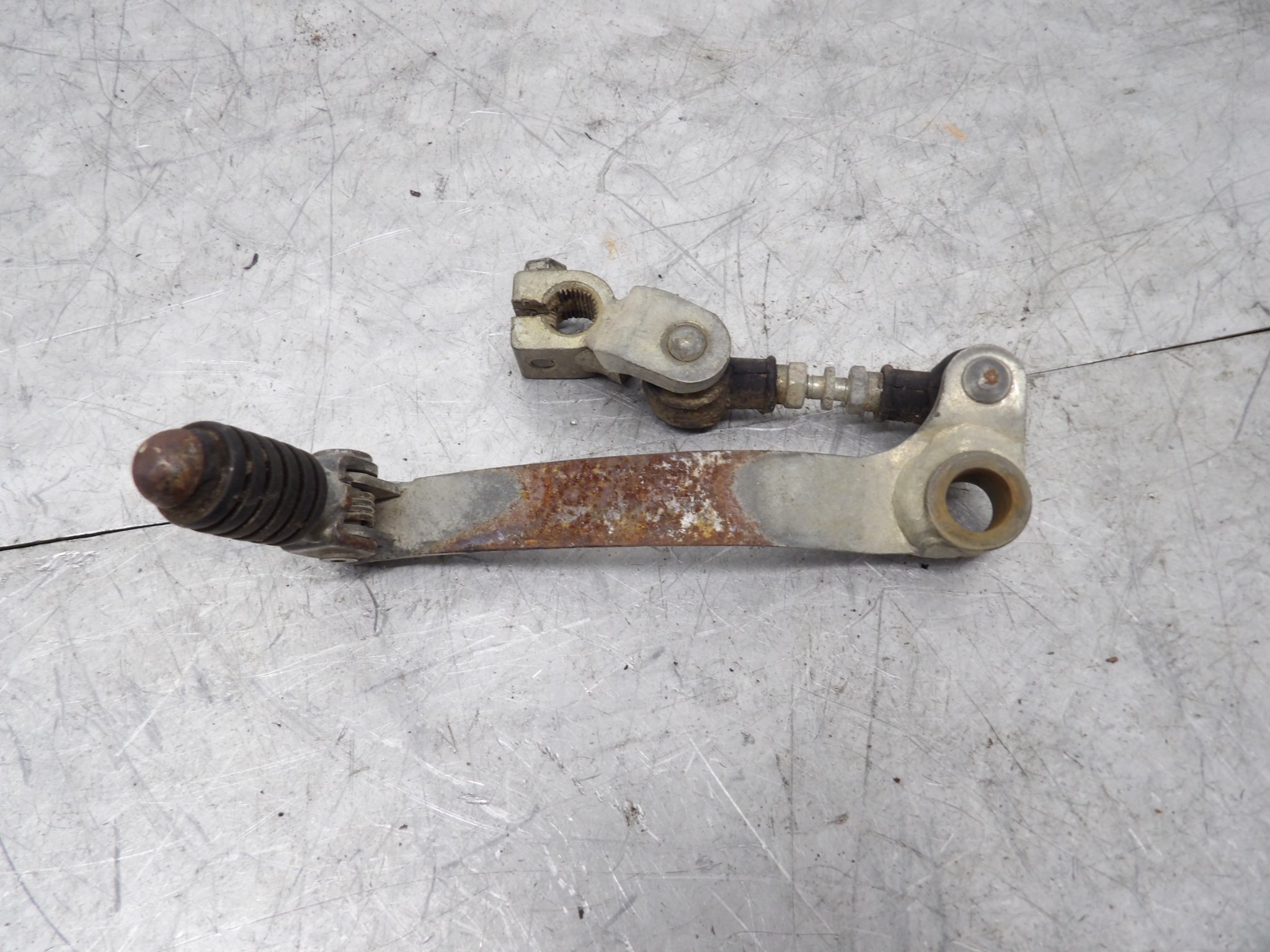 2008 Yamaha TTR125E Gear Shift Lever Shifter Assembly 1B2-E8110-00-00