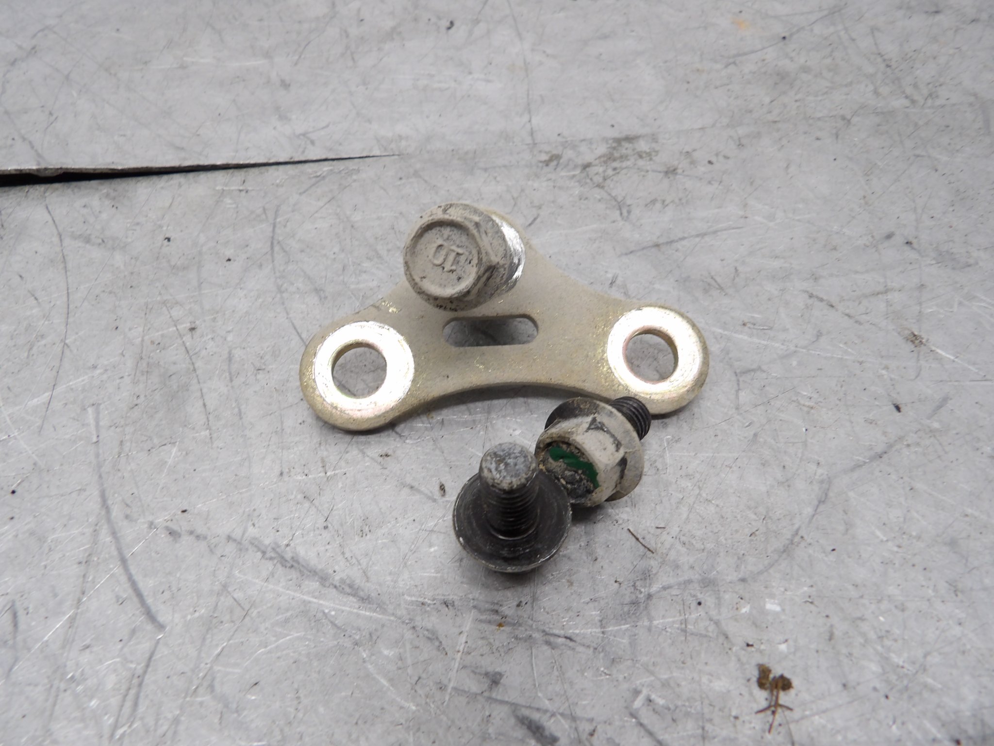 2008 Yamaha TTR125E Upper Engine Cylinder Head Mount Bracket 1B2-F1315-00-00