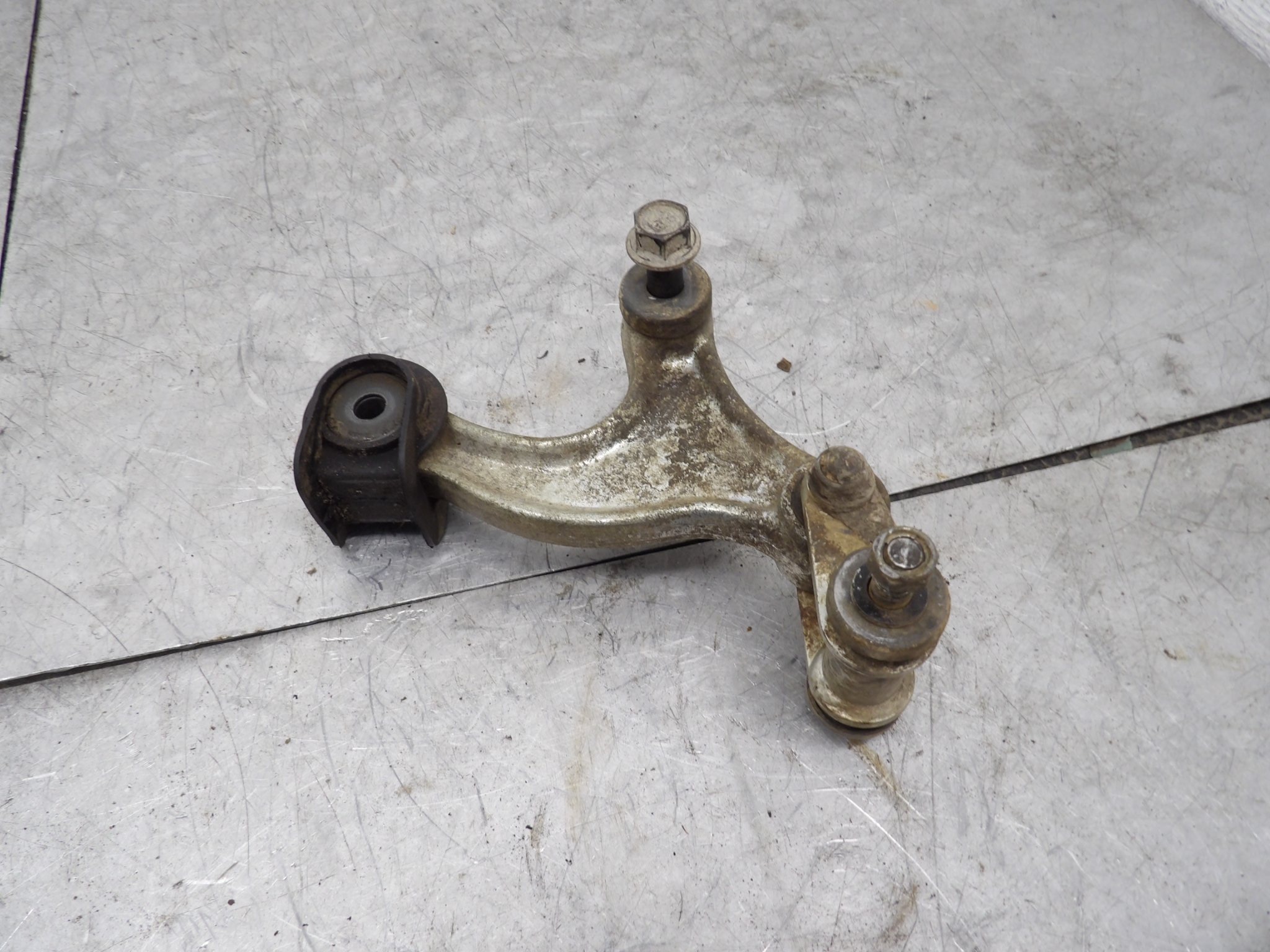 2008 Yamaha TTR125E Rear Suspension Relay Arm Linkage Knuckle 1B2-F217A-00-00