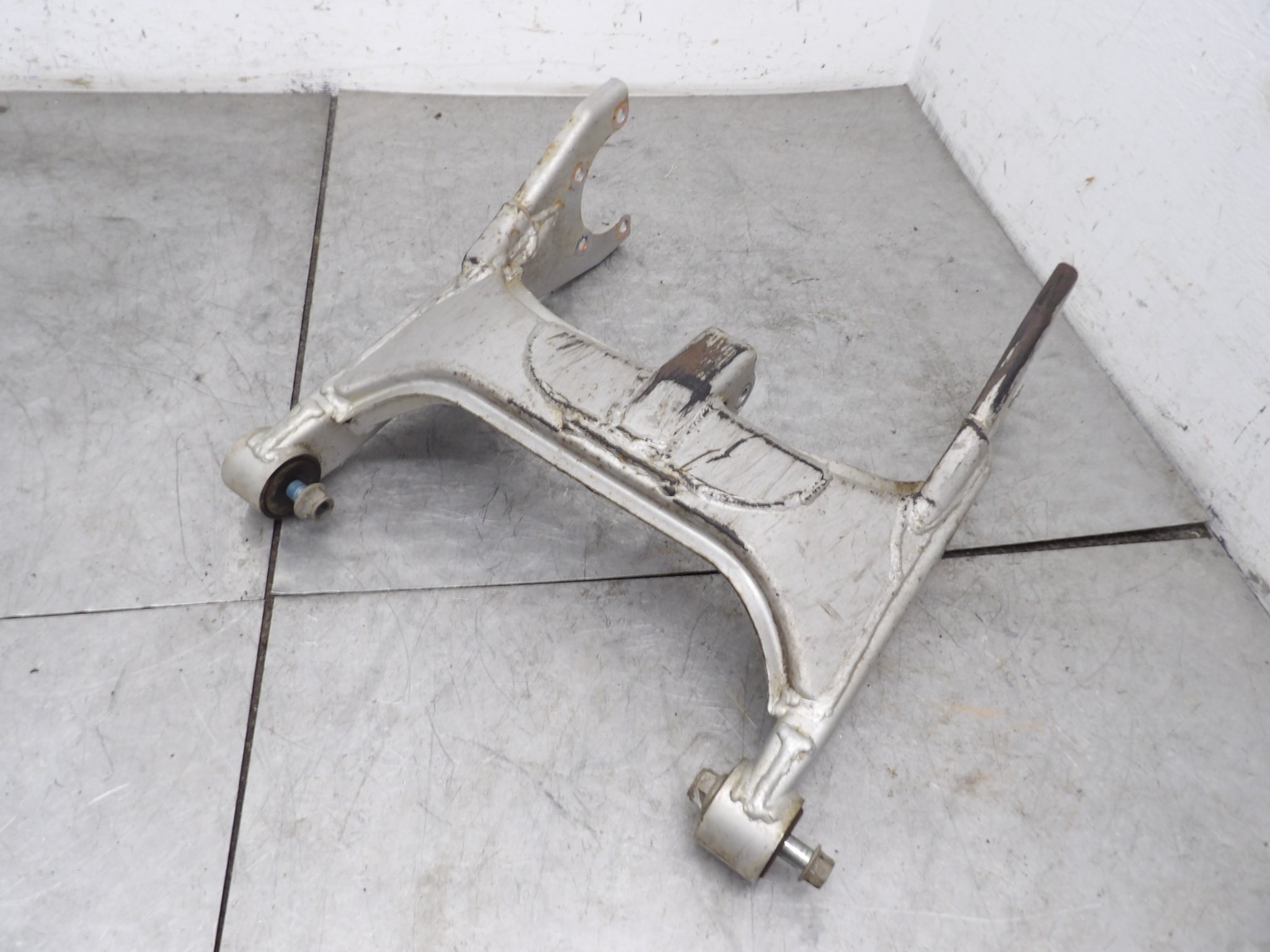 2004 Suzuki Quadsport Z250 LTZ250 2X4 OEM Rear Swingarm 61100-21841-YD8